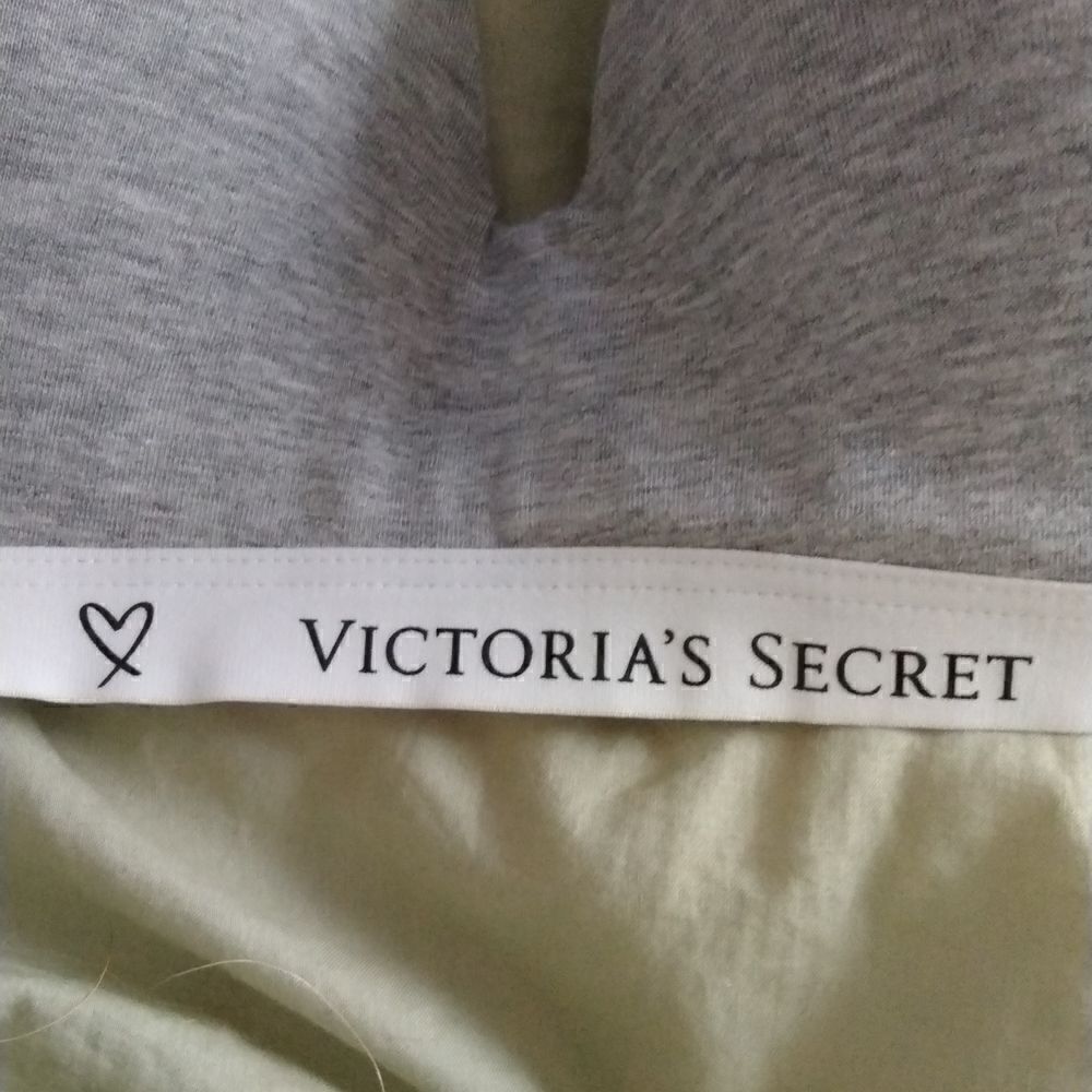 Victoria Secret - Picture 3 of 5